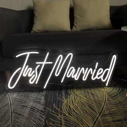 Just Married - Neon Sign