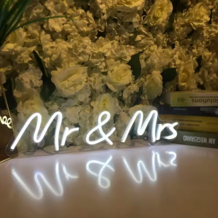 Mr & Mrs - Neon Sign